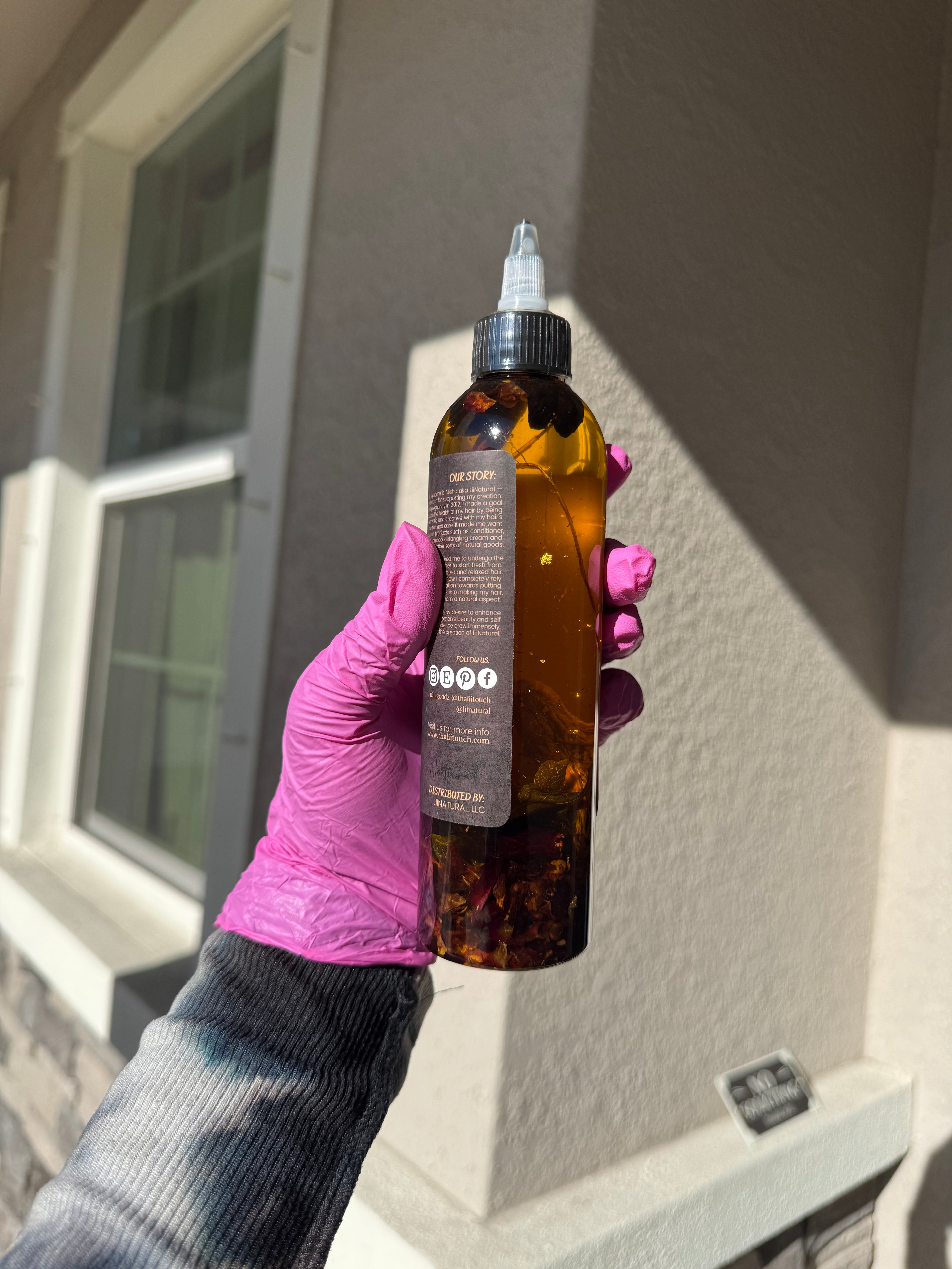 Linaturalz Golden Growth Hair Oil with Red Rose Petals & Cloves + Ayurvedic Herbs Infused